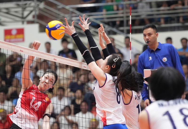 1 đội bóng chuyền có bao nhiêu người